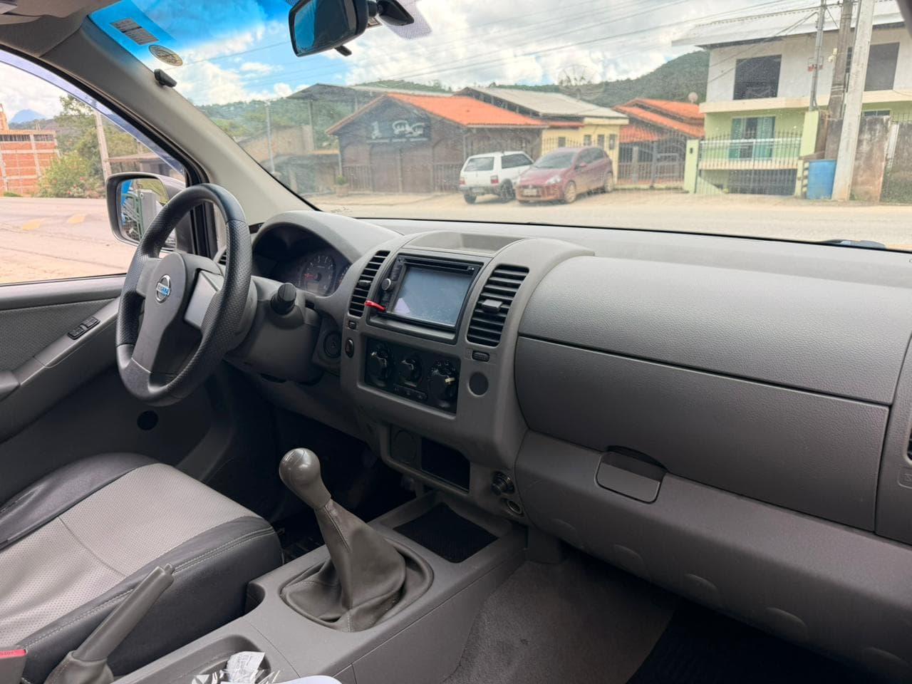 Nissan Frontier XE CD 4x2 2.5 TB Diesel thumbnail 8